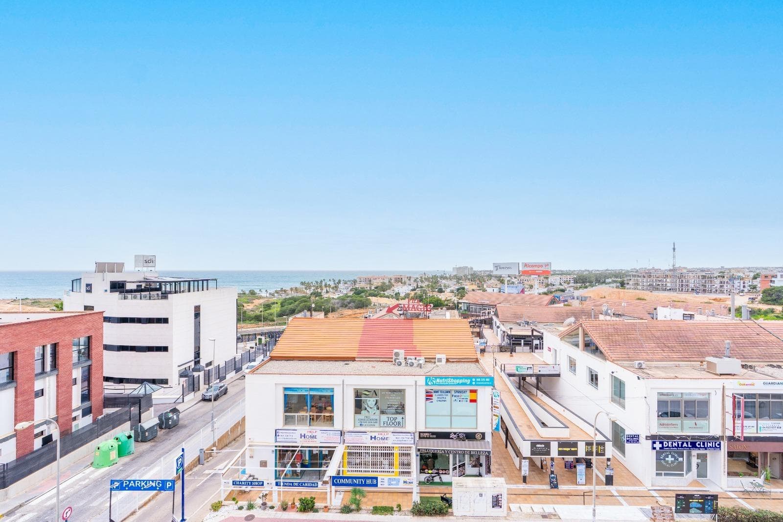 Bonito apartamento con piscina comunitaria a la venta en Playa Flamenca