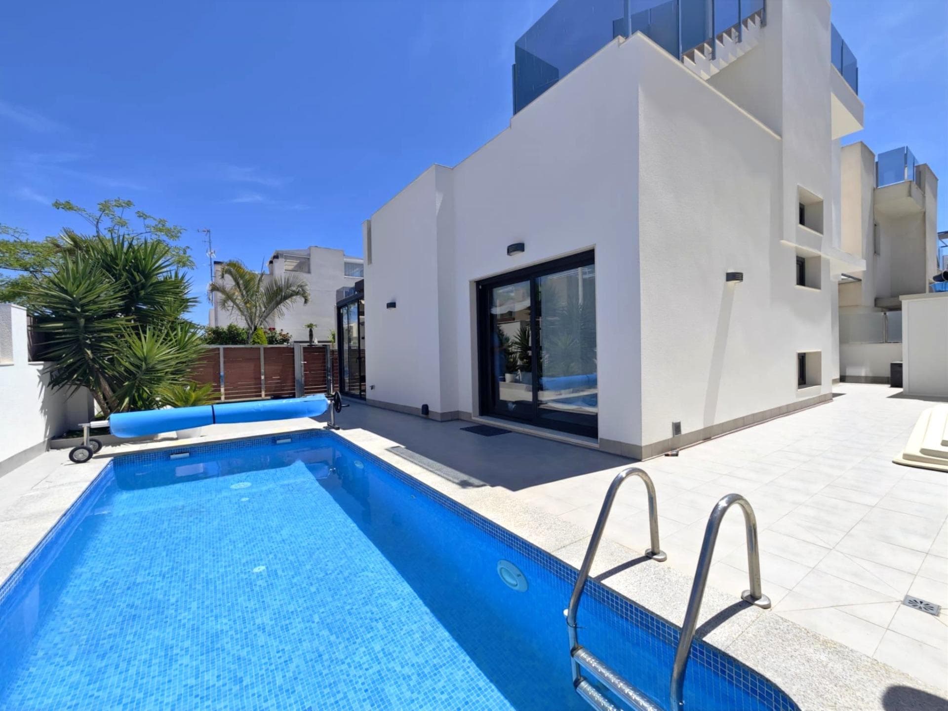 Exclusiva Villa Moderna en Aguas Nuevas, Torrevieja