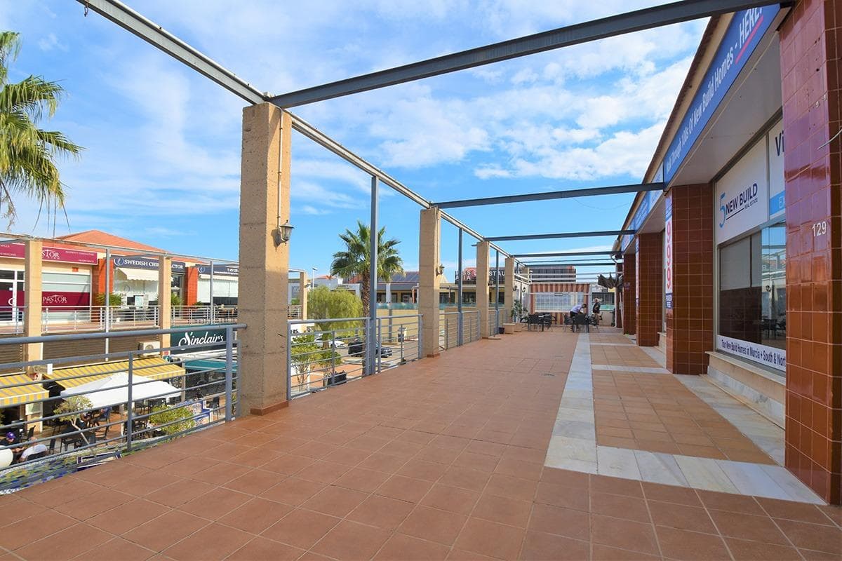 Local comercial en venta en Centro Comercial Los Dolses Orihuela Costa