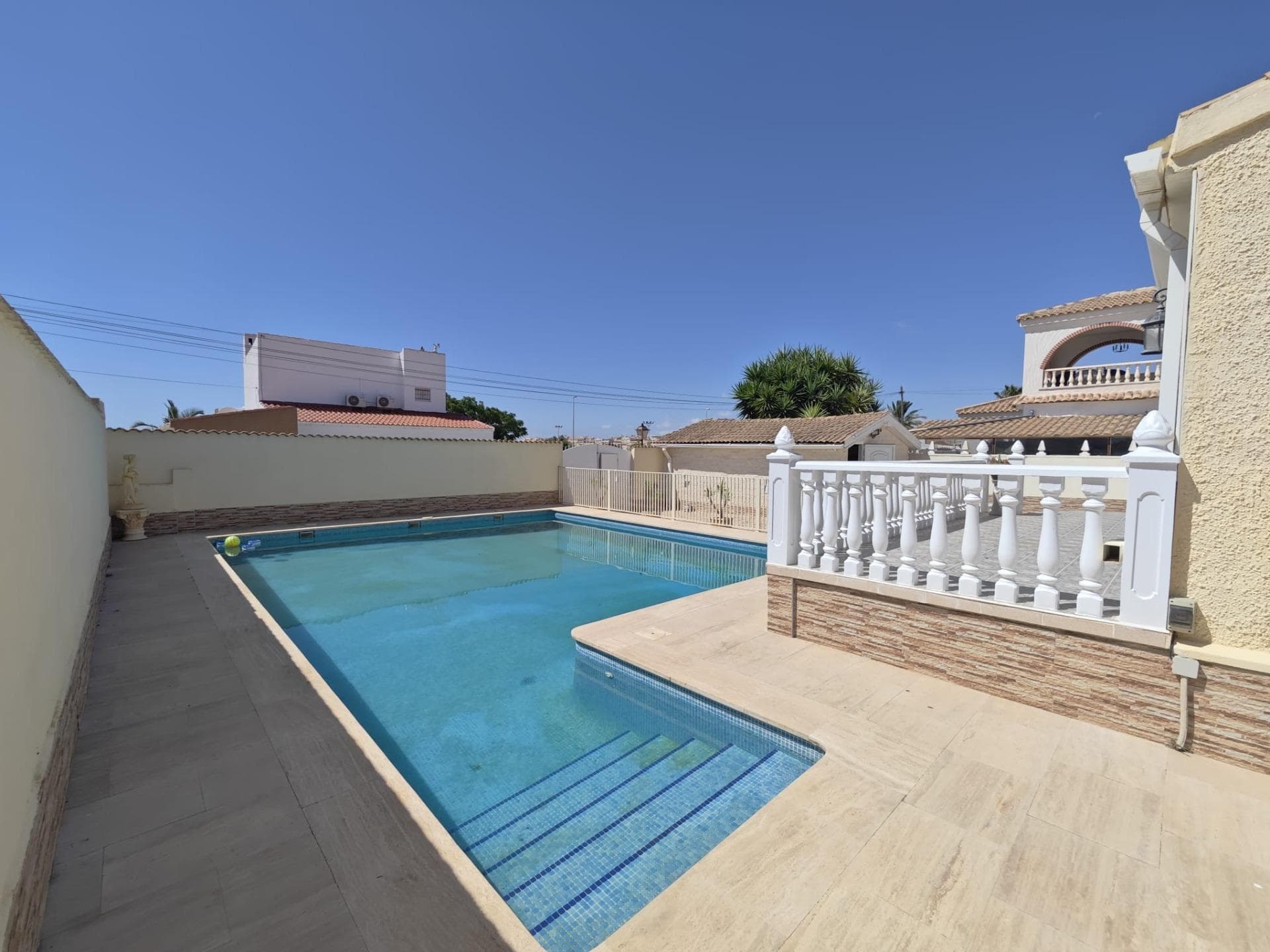 Encantador chalet independiente con piscina privada en La Florida - Las Chismosas, Orihuela Costa