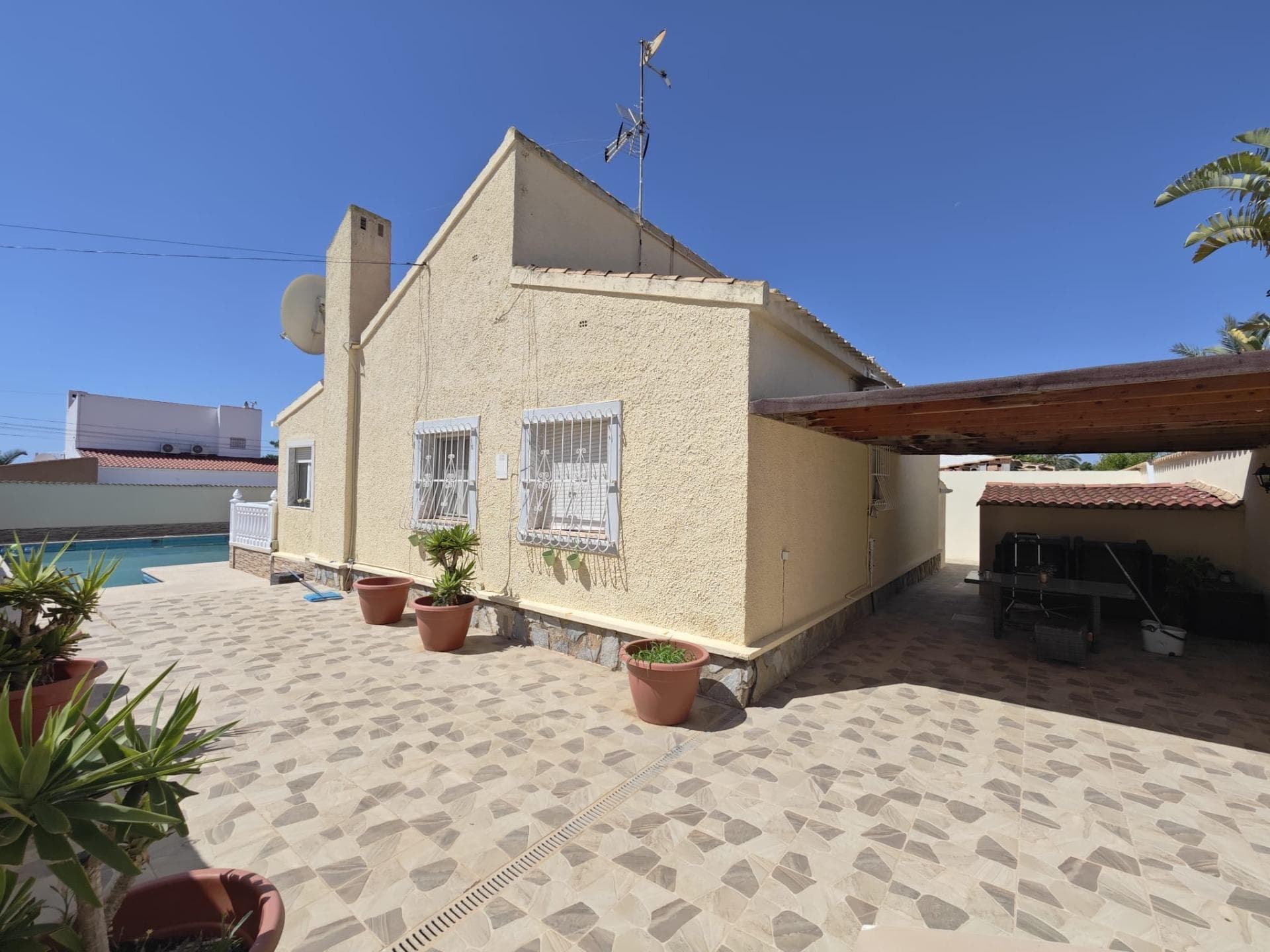 Encantador chalet independiente con piscina privada en La Florida - Las Chismosas, Orihuela Costa