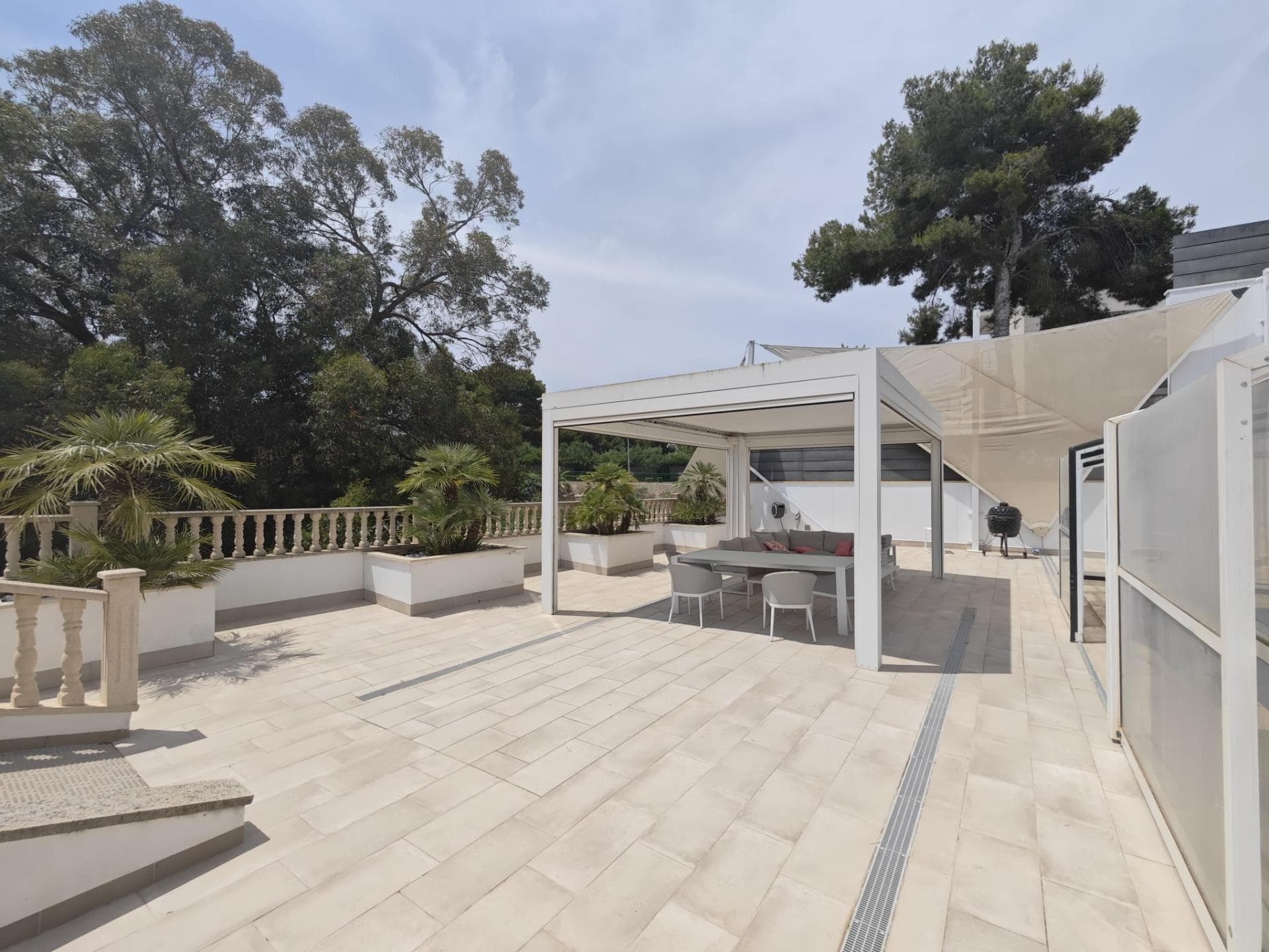 Espectacular chalet independiente en Dehesa de Campoamor, ubicado a escasos 400 metros de la orilla del mar.
