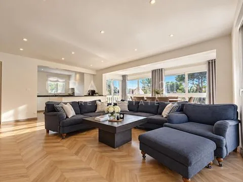 Exclusiva villa reformada con piscina privada y orientación sur en Los Balcones, Torrevieja