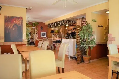 Local en venta a solo 200 metros del mar en La Veleta Torrevieja