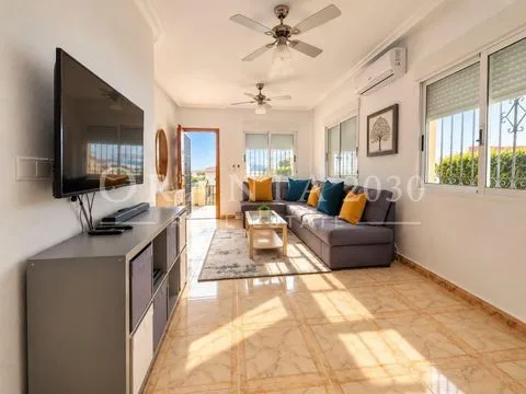 Encantador bungalow en planta baja en La Zenia – Urbanización Zenia Sol II