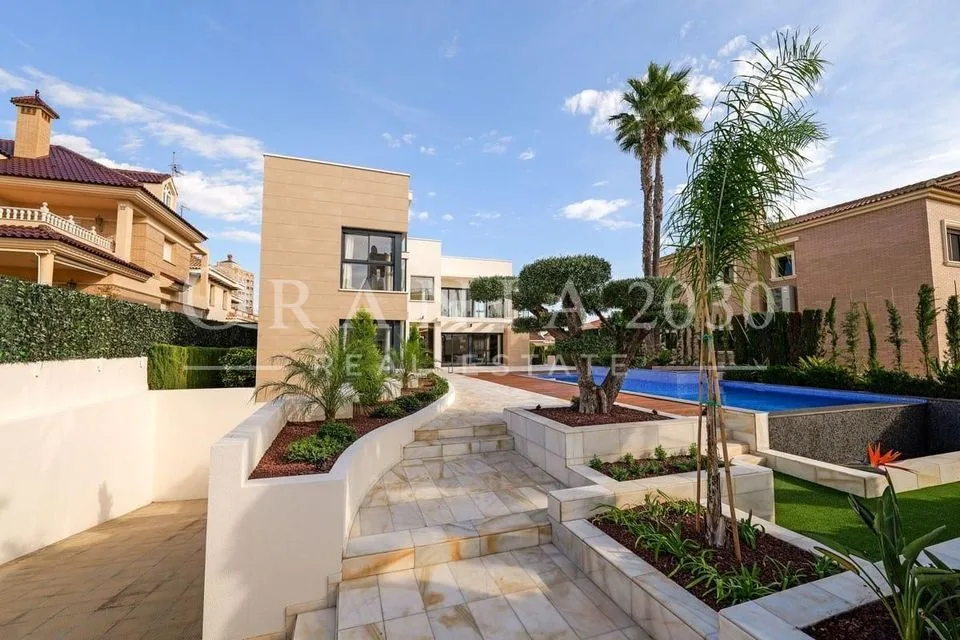 Lujo, diseño y exclusividad en el corazón de La Veleta Torrevieja