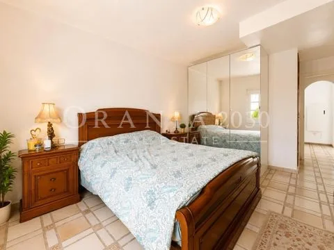 Encantador Bungalow en Planta Baja de 2 Dormitorios junto a Villamartín Plaza