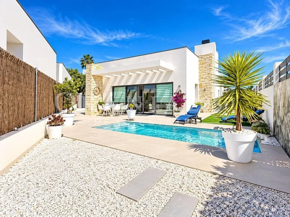 Villa independiente con piscina privada en Blue Lagoon, San Miguel de Salinas